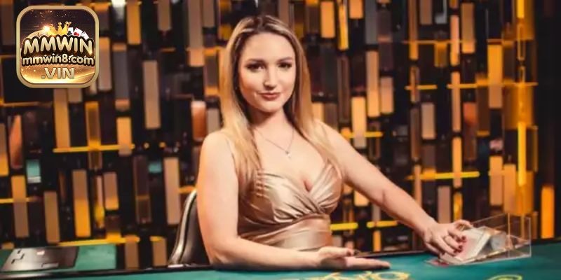 Không thể rời mắt khỏi dealer xinh đẹp